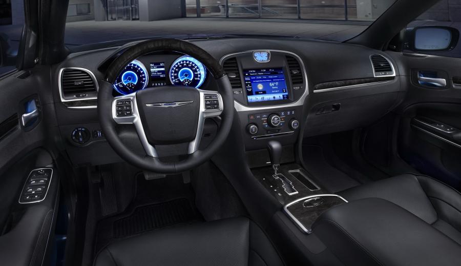  Chrysler 300C 2011 года  (фото 16 из 83)